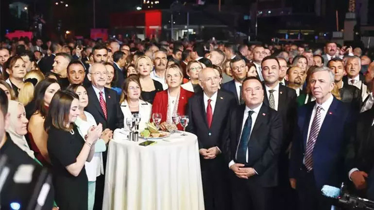 Kılıçdaroğlu Ve İmamoğlu Arasındaki Gerilim Chp'nin 100. Yıl Kutlamalarına Yansıdı