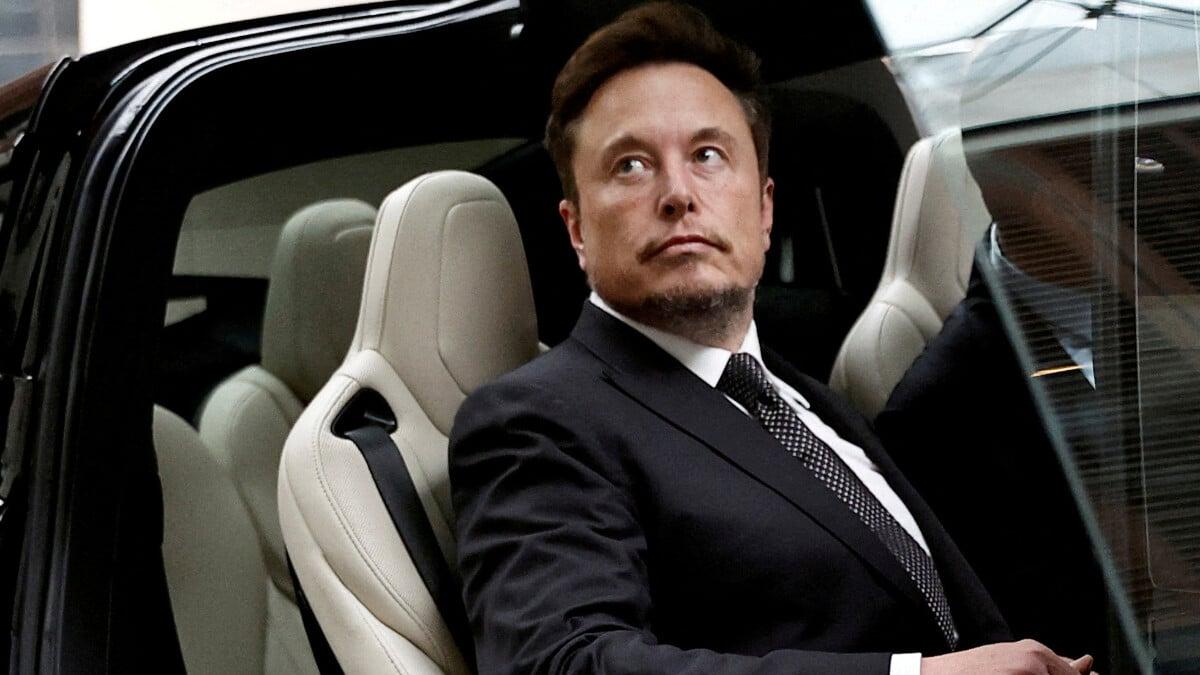 Elon Musk Twitter'ın adını değiştirerek platforma yeni düzenlemeler getiriy...