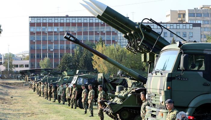 Sırbistan Kosova Sınırına Askeri Yığınak Yapıyor