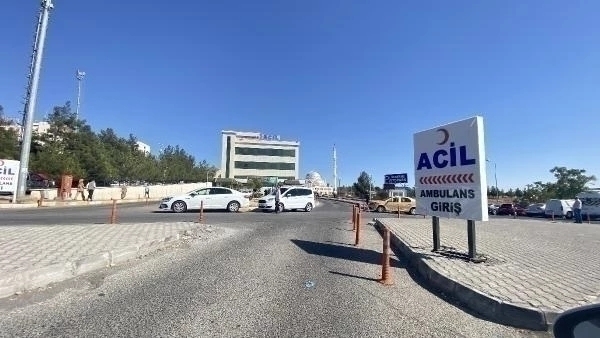 Dicle Üniversitesi'nde Kız Öğrenci Tarafından Dekan Yardımcısına Bıçaklı Saldırı