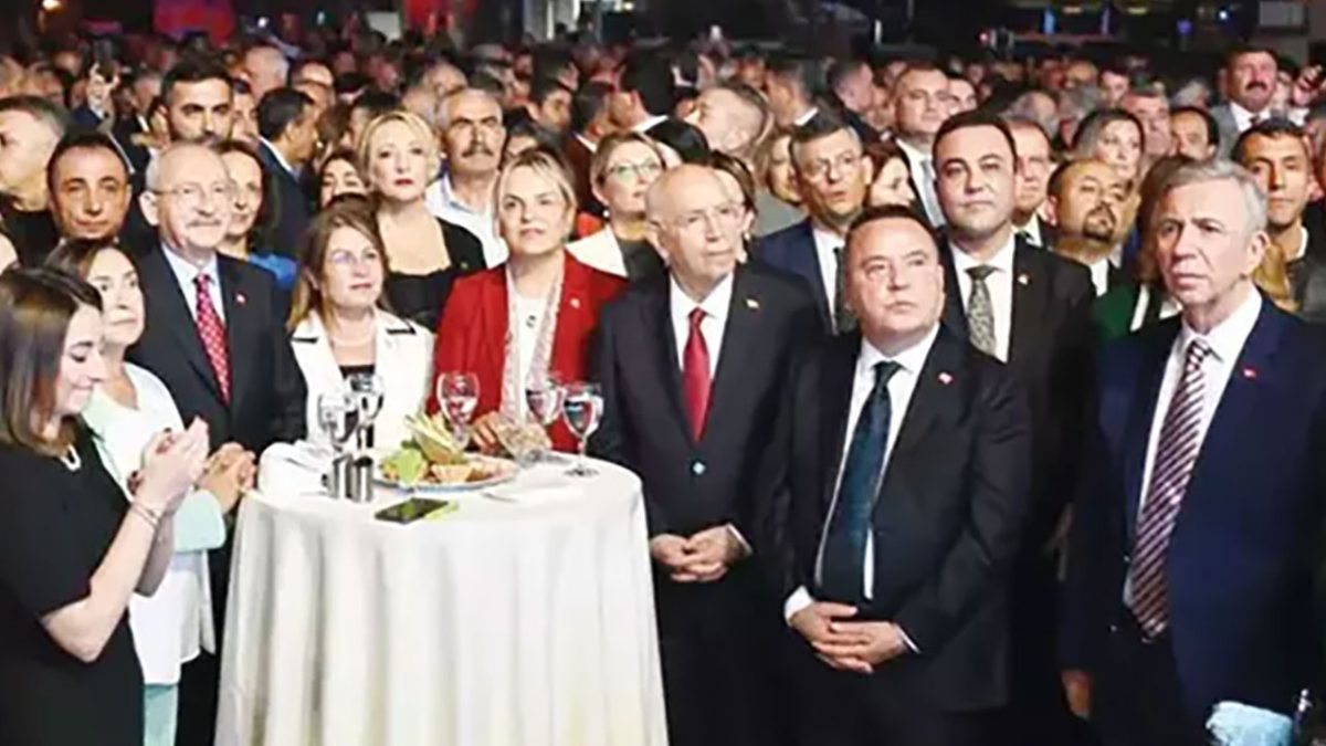 Kılıçdaroğlu Ve İmamoğlu Arasındaki Gerilim Chp'nin 100. Yıl Kutlamalarına Yansıdı