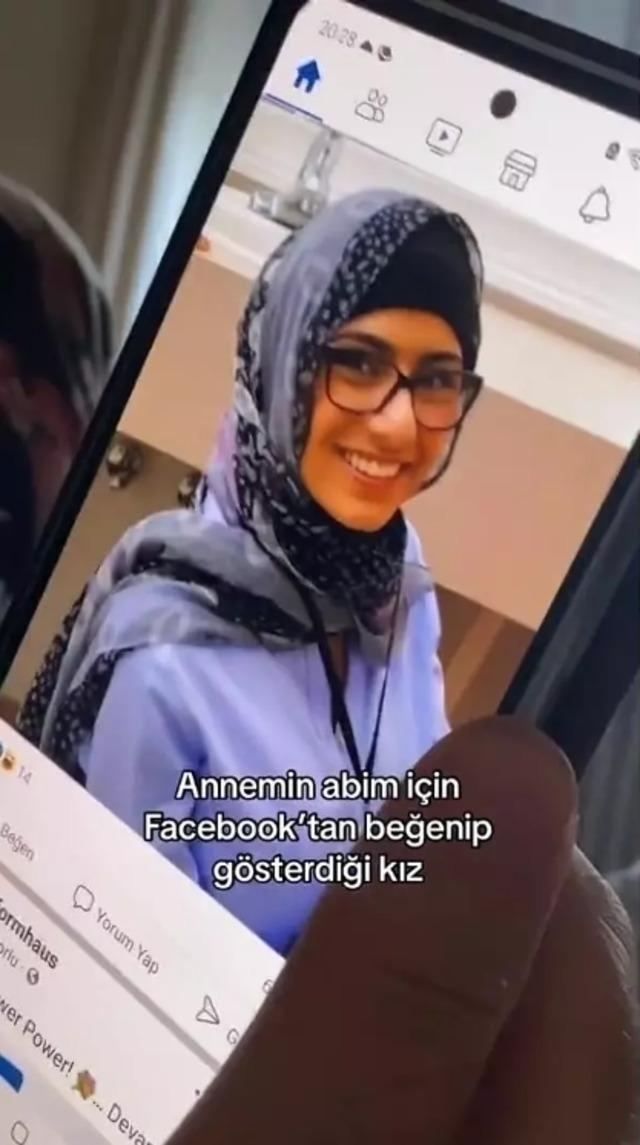 Anne, Oğlu İçin Mia Khalifa'yı Gelin Olarak İstiyor! Facebook'ta Beğenip Gösterdi...