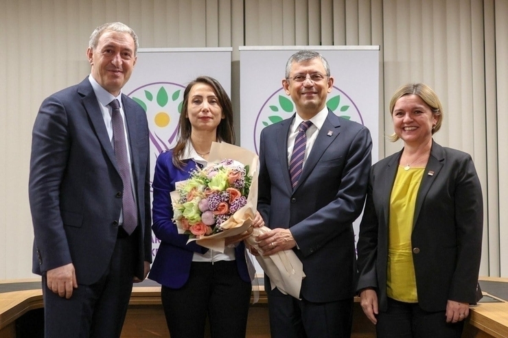 Ersan Şen, Özgür Özel'in Dem Parti İle Görüşmesine Tepki Gösterdi!