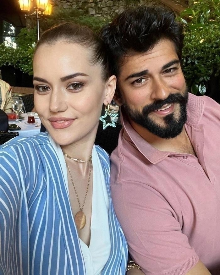 Fahriye Evcen Ve Burak Özçivit, Reklam Anlaşmasıyla Milyonlar Kazandı!