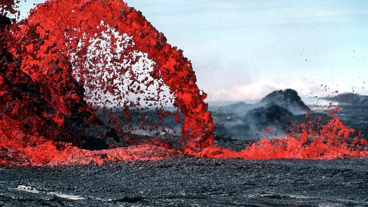 İzlanda, Krafla Yanardağı'ndaki magma odasına sondaj kuyusu inşa ederek sın...