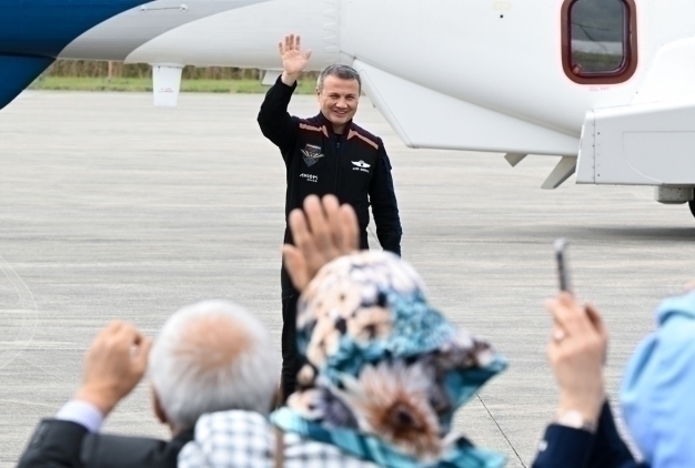 Türkiye'nin İlk Astronotu Alper Gezeravcı'ya Ünlülerden Destek!