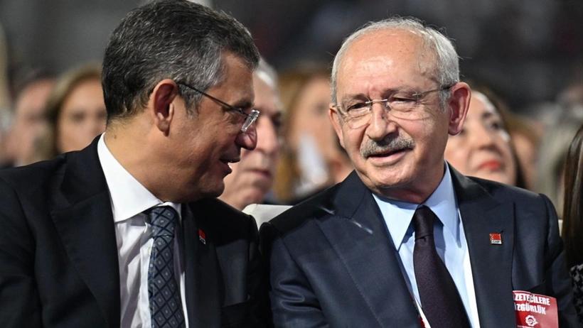 Kılıçdaroğlu, önceki genel başkanı Özgür Özel ile bir araya geldi. Özel, Ve...