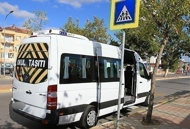 İstanbul Kadıköy'de Öğrencilerin Bulunduğu Servis Aracı Kaçırıldı