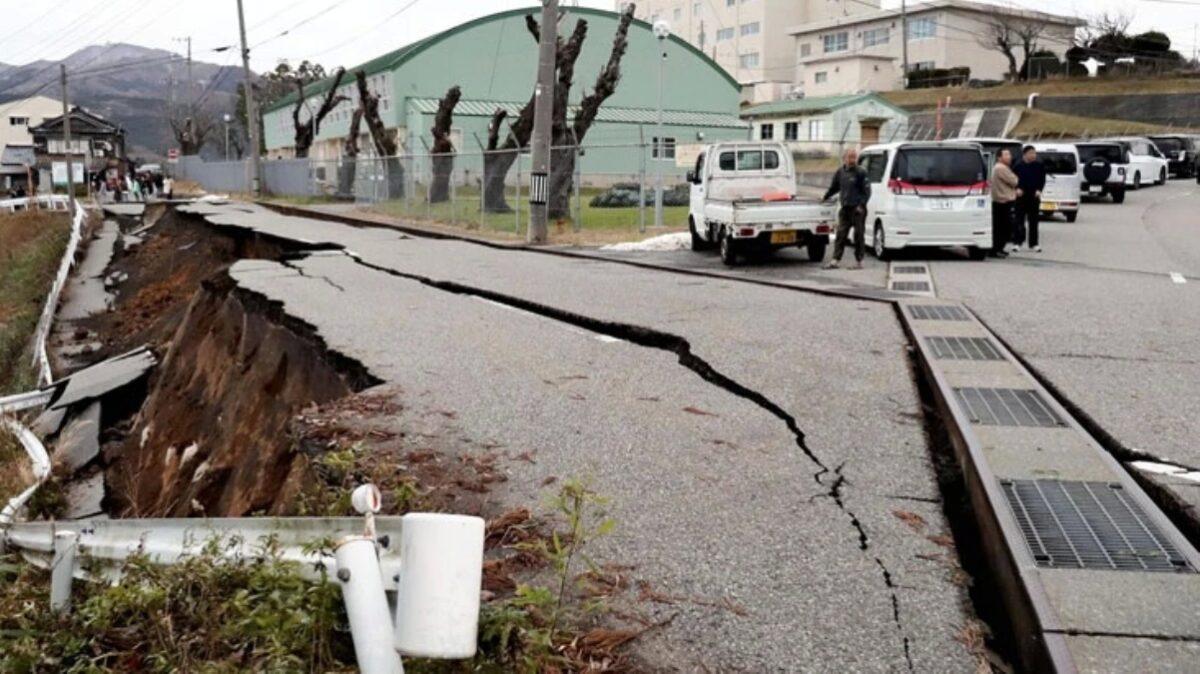 Japonya'nın İşikawa eyaletindeki depremler sonucunda 64 kişi hayatını kaybe...