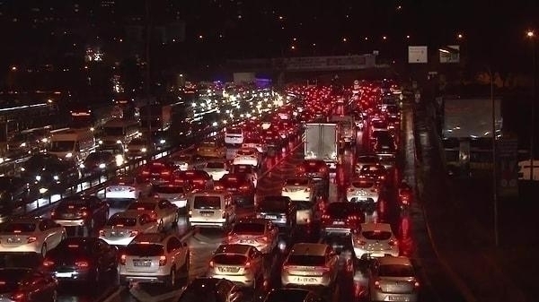 İstanbul'da Trafiğe Çıkan Para Ödeyecek, Eminönü Ve Karaköyde Başlıyor!