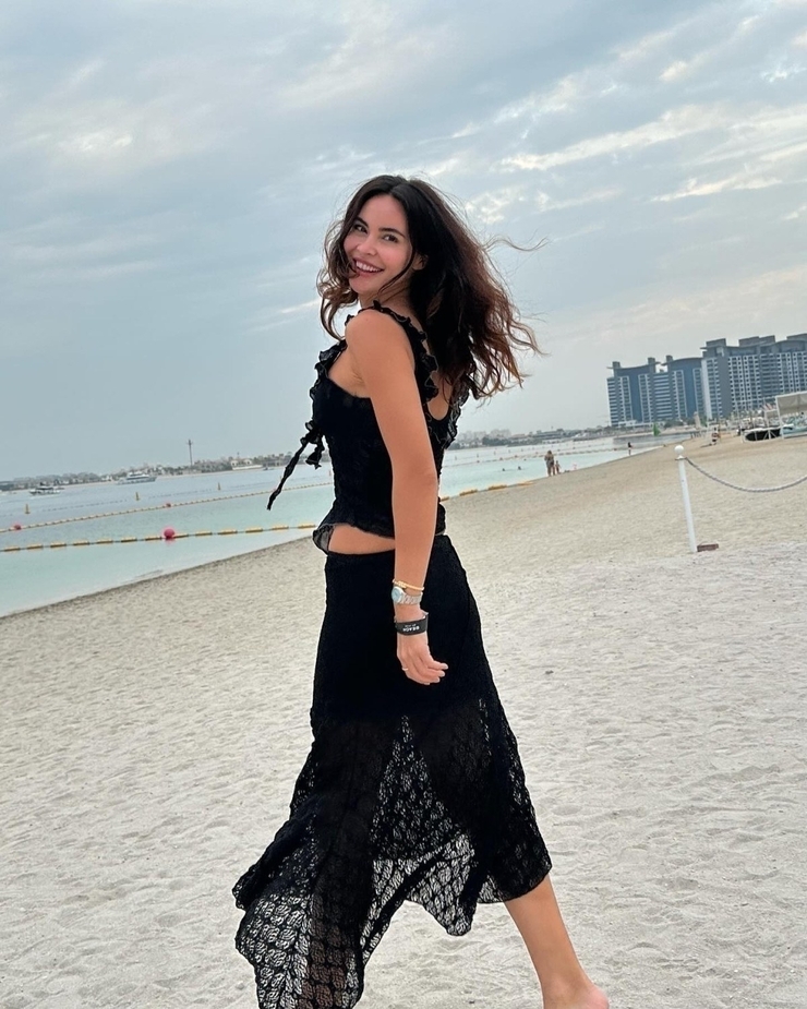 Volkan Demirel'in Eşi Zeynep Sever Demirel Çocuklarıyla Dubai'ye Gitti!