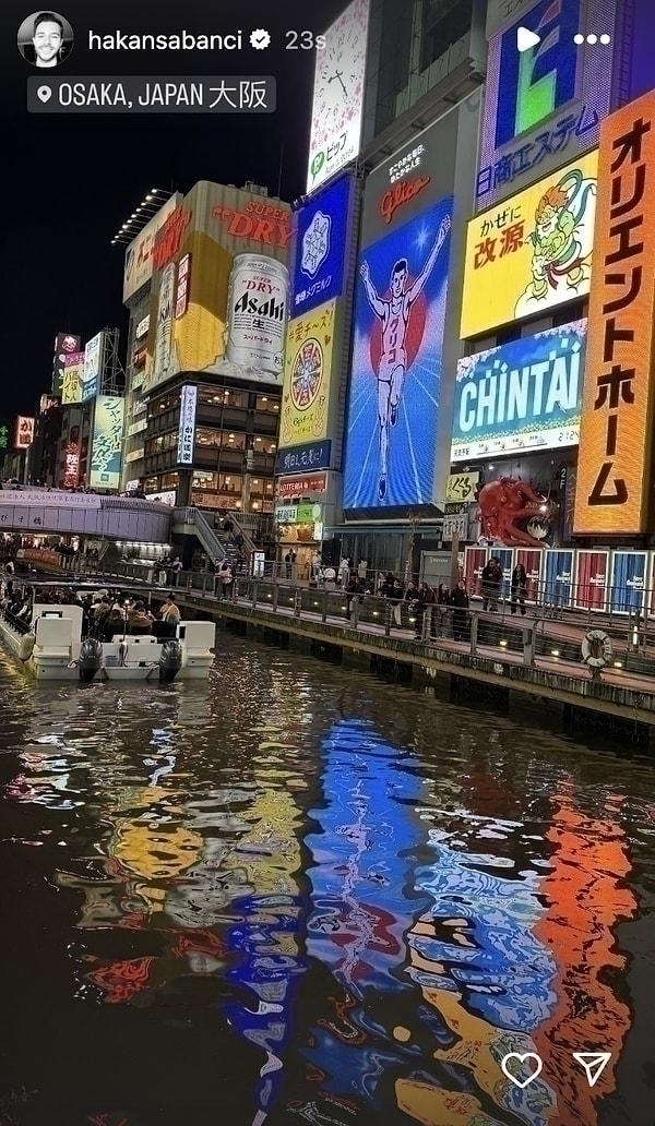 Hande Erçel Ve Hakan Sabancı, Japonya'da Sakura Çiçeklerini Görmek İçin Seyahat Etti