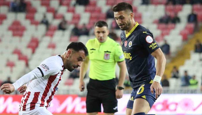 Fenerbahçe, Sivas Deplasmanında Beraberlikle Şampiyonluk Yolunda Yara Aldı!