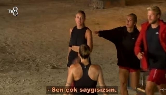 Aleyna Ve Berna Arasındaki Gerilim Survivor'da Kavgaya Neden Oldu