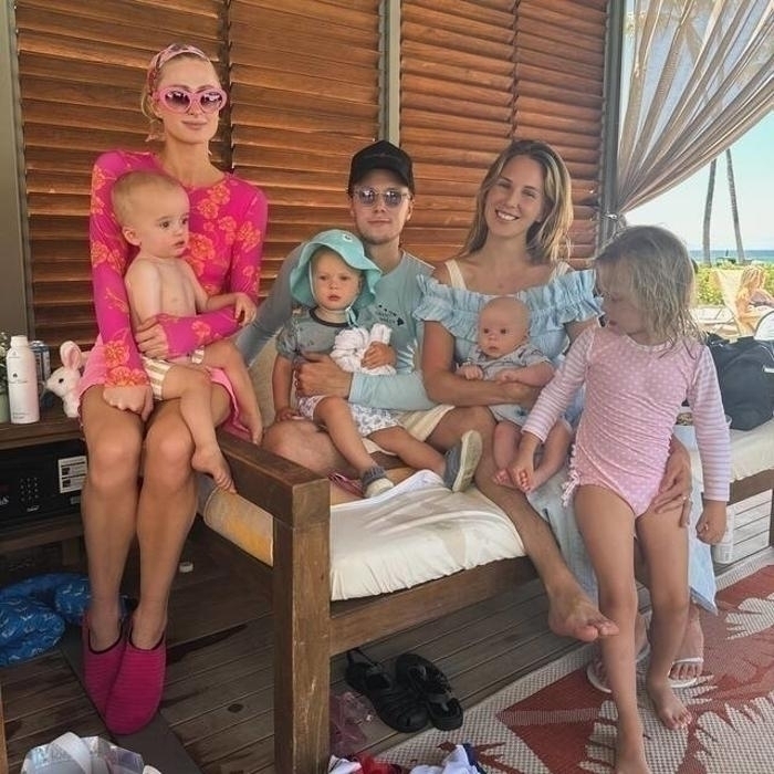 Paris Hilton Ve Ailesi Hawaii'de Tatilde