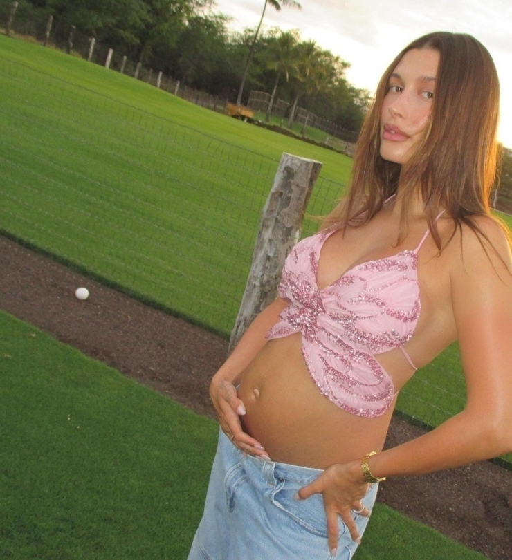 Hailey Bieber, Hamilelik Sürpriziyle Şaşırttı