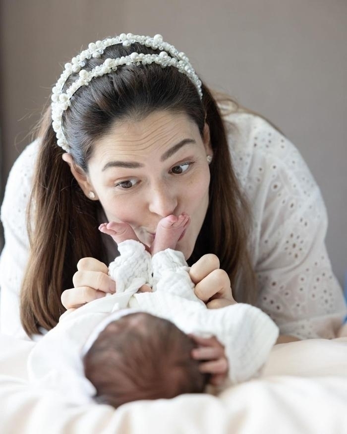 Yıldız Çağrı Atiksoy Ve Berk Oktay'ın Kızları Mira Milena Dünyaya Geldi!