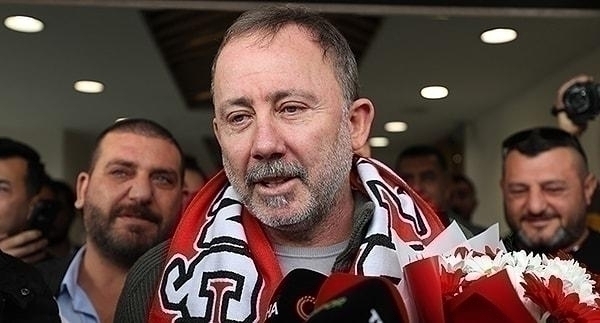 Antalyaspor Başkanı Boztepe: Alex De Souza Adaylar Arasında!