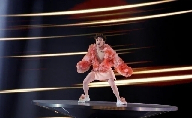 İsviçreli Nemo Eurovision Şarkı Yarışması'nda Birinci Oldu