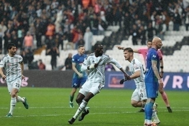 Beşiktaş, Çaykur Rizespor'u 3-2 Yendi