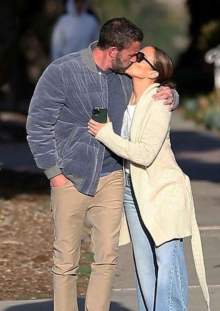 Jennifer Lopez İle Ben Affleck'in Öpücüklerindeki Değişiklikler Boşanma İddialarını Güçlendiriyor