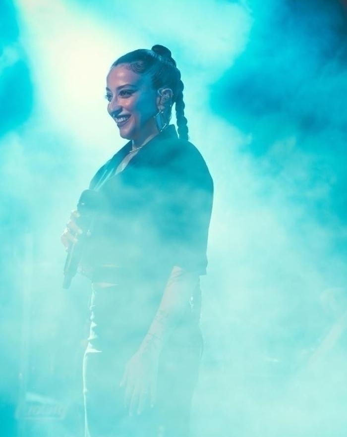 Melike Şahin'in Enerjik Konseri Ve Yeni Şarkısı Heyecan Yarattı