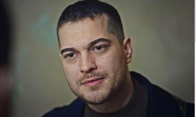 Çağatay Ulusoy Tatilde! Gaddar Dizisinden Dev Ücret Kazandı!