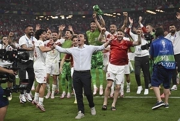 Kocaman'dan Montella'ya Eleştiri: Türk Kamuoyunun Aklıyla Dalga Geçmesinler