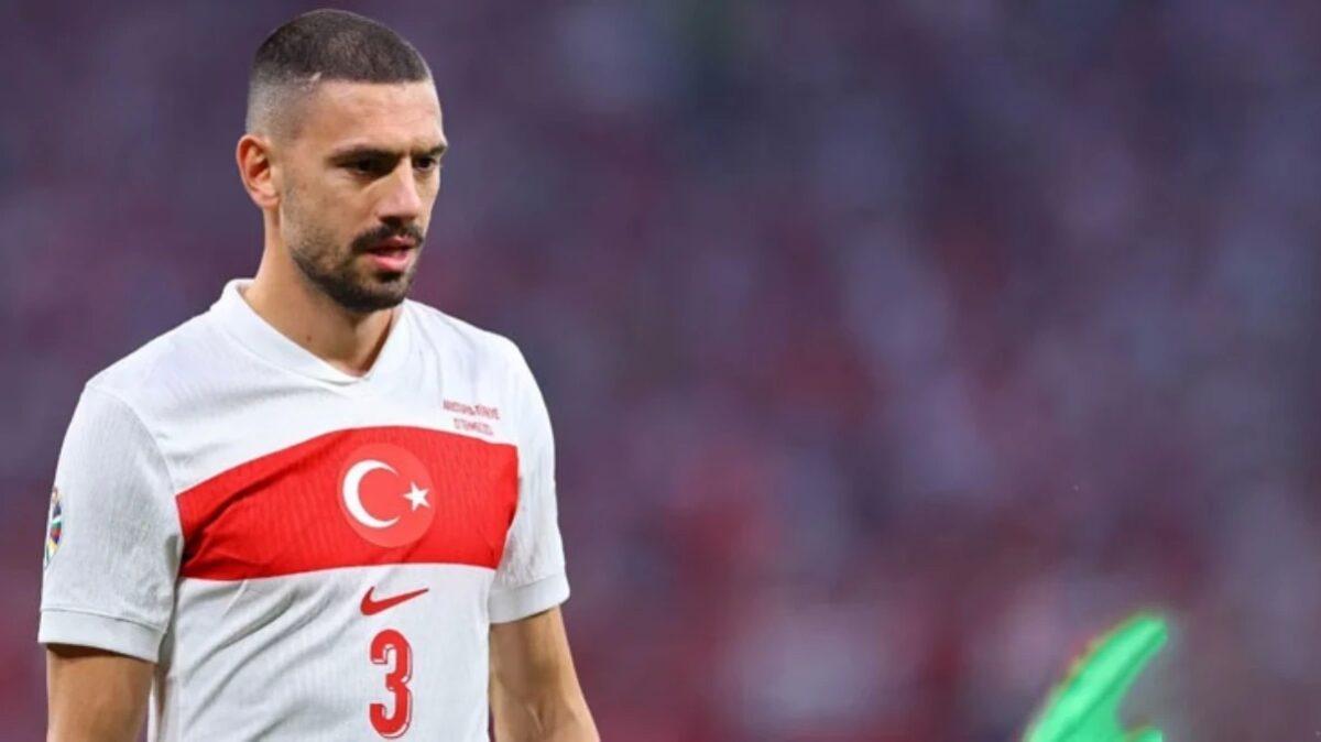 Türk milli futbolcu Merih Demiral'ın Al Ahli'de forma giyerken Fenerbahçe i...