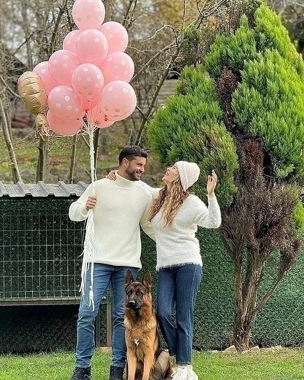 Yıldız Çağrı Atiksoy Ve Berk Oktay Kızları Mira Milena'nın Doğum Gününü Kutladı!