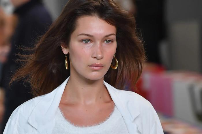 Bella Hadid, reklamdan çıkarılmasının ardından Filistin’e desteğini ve tepkisini açıkladı