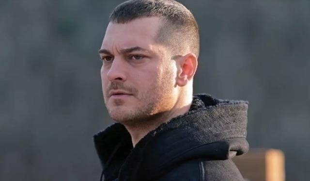 Çağatay Ulusoy Tatilde! Gaddar Dizisinden Dev Ücret Kazandı!