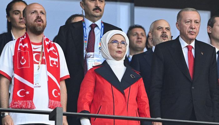 Cumhurbaşkanı Erdoğan, Hollanda maçı sonrası milli futbol takımının perform...