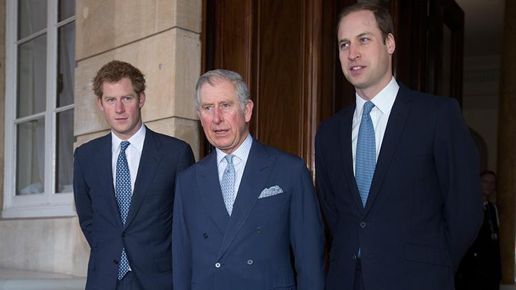 İngiltere Kraliyet Ailesi'nde Sussex Dükü Prens Harry'nin Prens William tar...