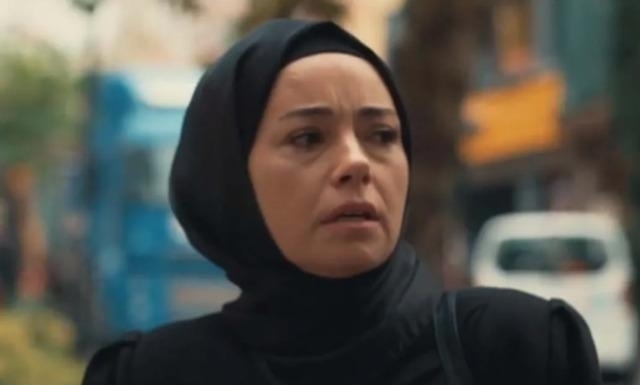 Özgü Namal'dan Şaşırtan Değişim! Ünlü Oyuncu Yeni Film İçin İmajını Değiştirdi