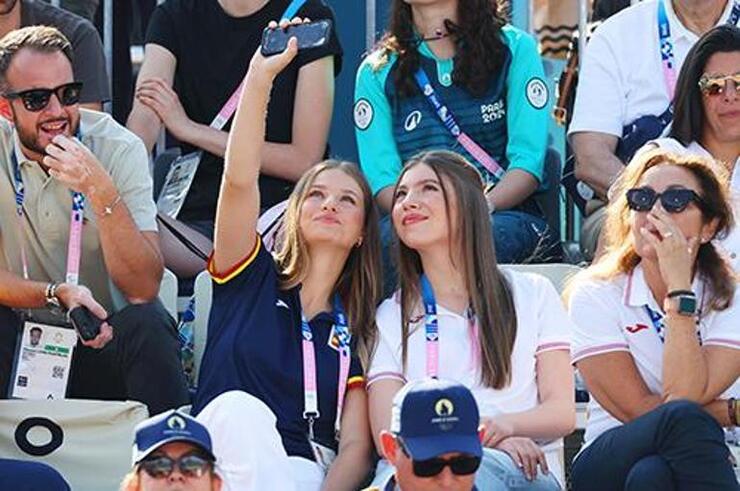 Leonor ve Sofia, Paris 2024 Olimpiyatları'nda yalnız başlarına dikkat çekiyorlar!