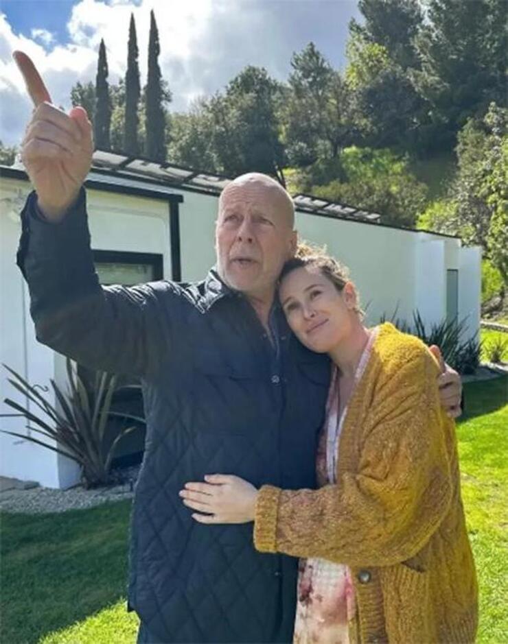 "Bruce Willis'in Demans Mücadelesi ve Kızı Rumer'den Umut Dolu Mesaj"