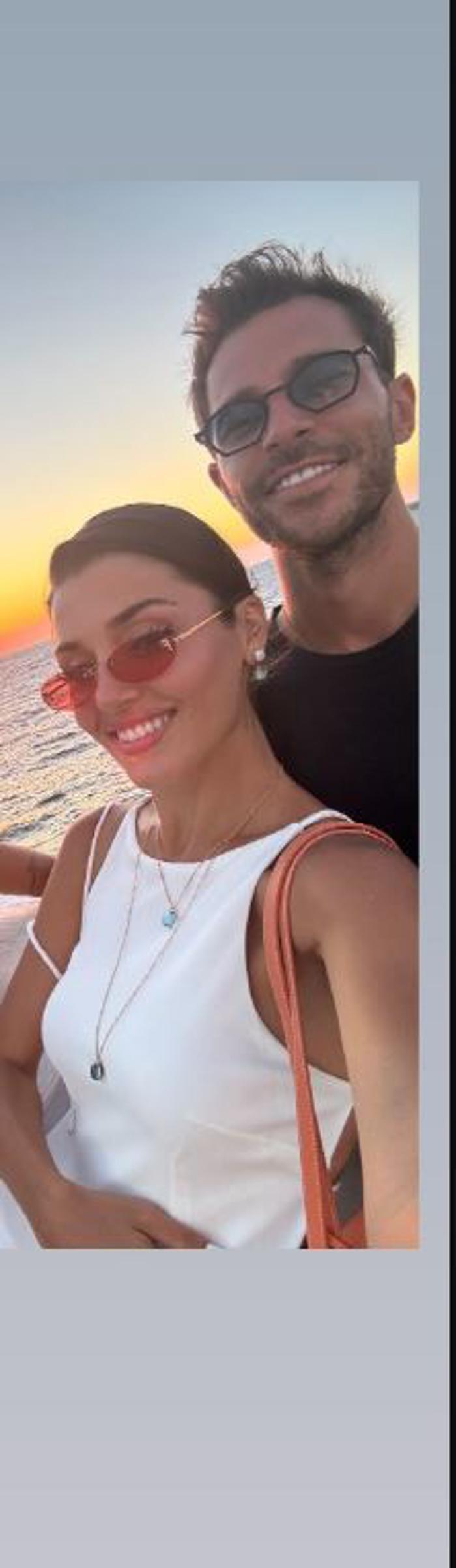 Hande Erçel ve Hakan Sabancı Mikonos'ta tatil yaparak ilişkilerini sürdürüyor