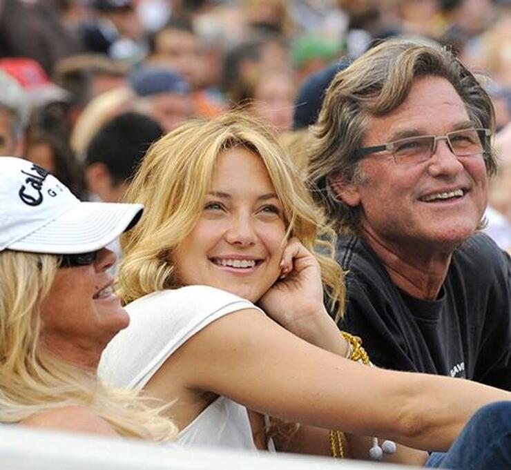 Kate Hudson, Üvey Babası Kurt Russell'dan İlişki Tavsiyeleri Aldığını Açıkladı