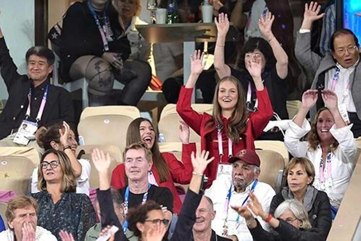 Leonor ve Sofia, Paris 2024 Olimpiyatları'nda yalnız başlarına dikkat çekiyorlar!