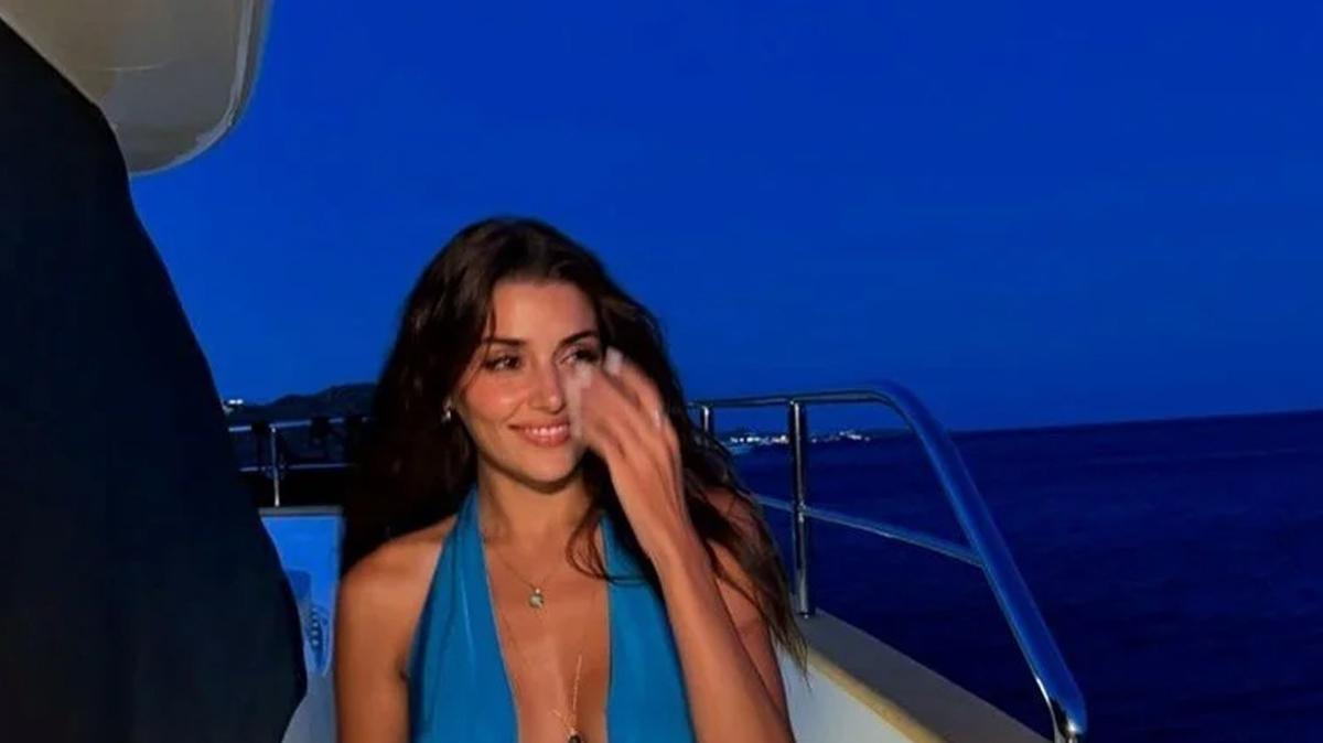 Hande Erçel ve Hakan Sabancı Mikonos'ta tatilin keyfini çıkarırken mutluluk pozları paylaştı