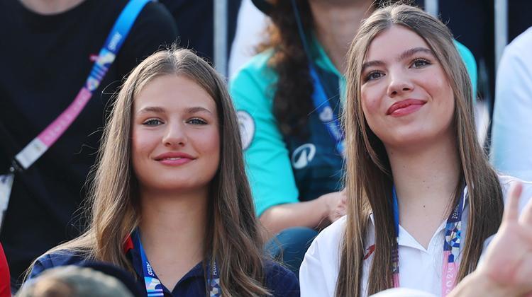 Leonor ve Sofia, Paris 2024 Olimpiyatları'nda yalnız başlarına dikkat çekiyorlar!