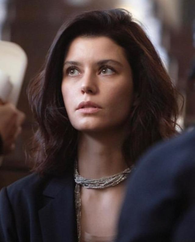 Beren Saat Yeni Dizi İçin 15 Milyon TL Kazanacak Projeye İmza Attı!