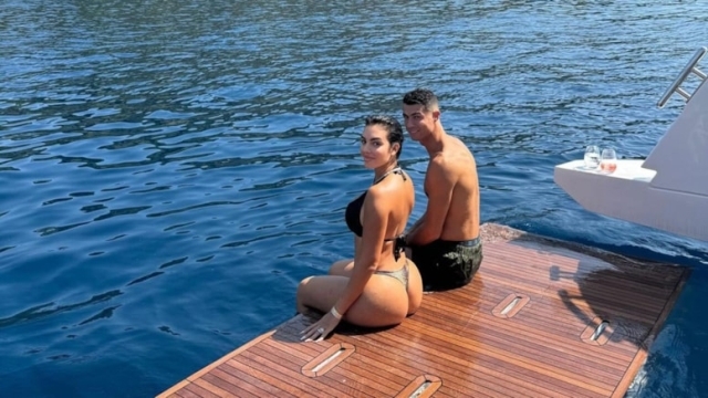 Ronaldo ve Georgina'nın Tatilinde Çıplak Çift Dikkat Çekti, Görüntüler Milyonlarca İzledi