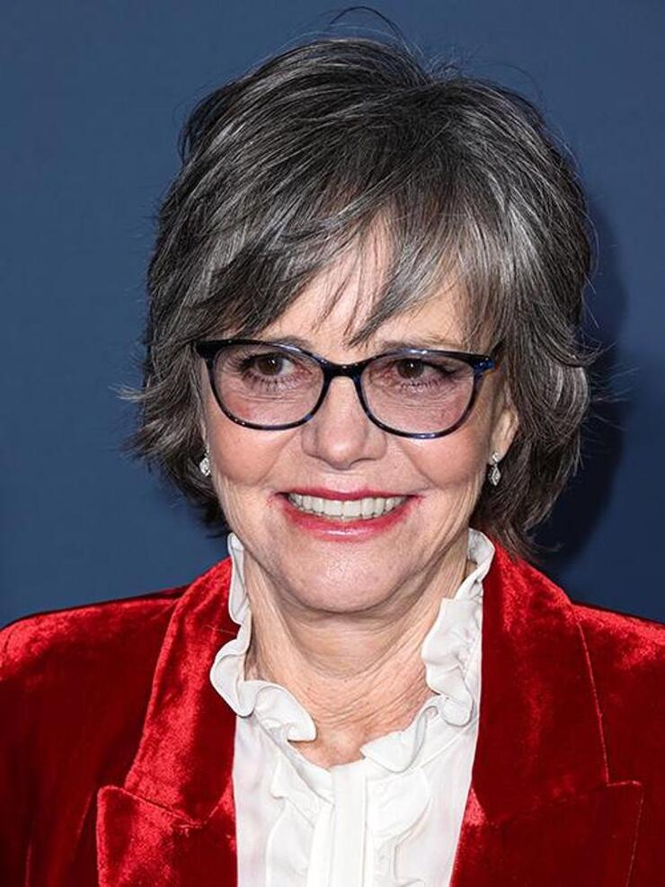 Efsane Oyuncu Sally Field, Los Angeles’ta Tanınmayacak Halde Görüntülendi