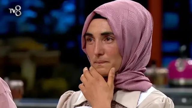 Deniz'den Ayşe'ye ağır eleştiriler: "Karakter yok, kameralar için oynuyor"