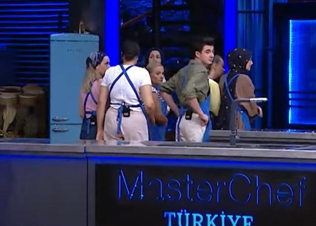 MasterChef Türkiye'de Kızgın Yağ Kazası! Onur'un Durumu Belirsizleşti, Panik Yaşandı!