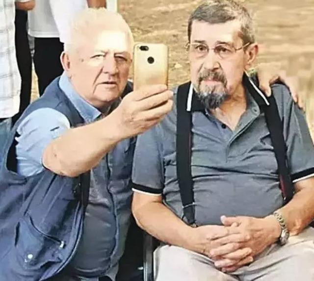 Usta oyuncu Cihat Tamer evlat acısı yaşamıştı! “Ben de fazla yaşamam” dedi, cenazedeki o an hatırlatılınca: O an fark etseydim onu oradan kovardım