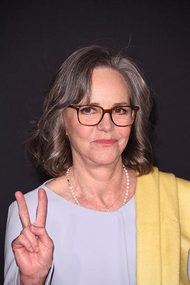 Efsane Oyuncu Sally Field, Los Angeles’ta Tanınmayacak Halde Görüntülendi