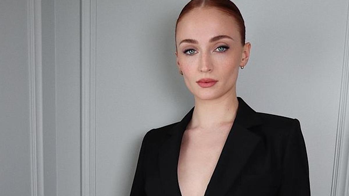 Sophie Turner, Joe Jonas ile boşanmasının ardından yeni aşkını sosyal medyada duyurdu!